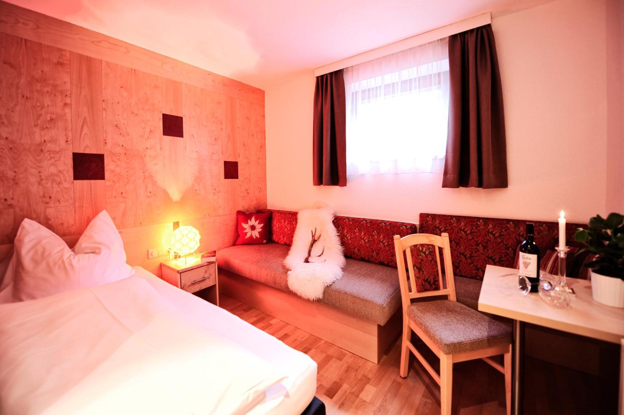 Apart Almrausch Ischgl Room photo